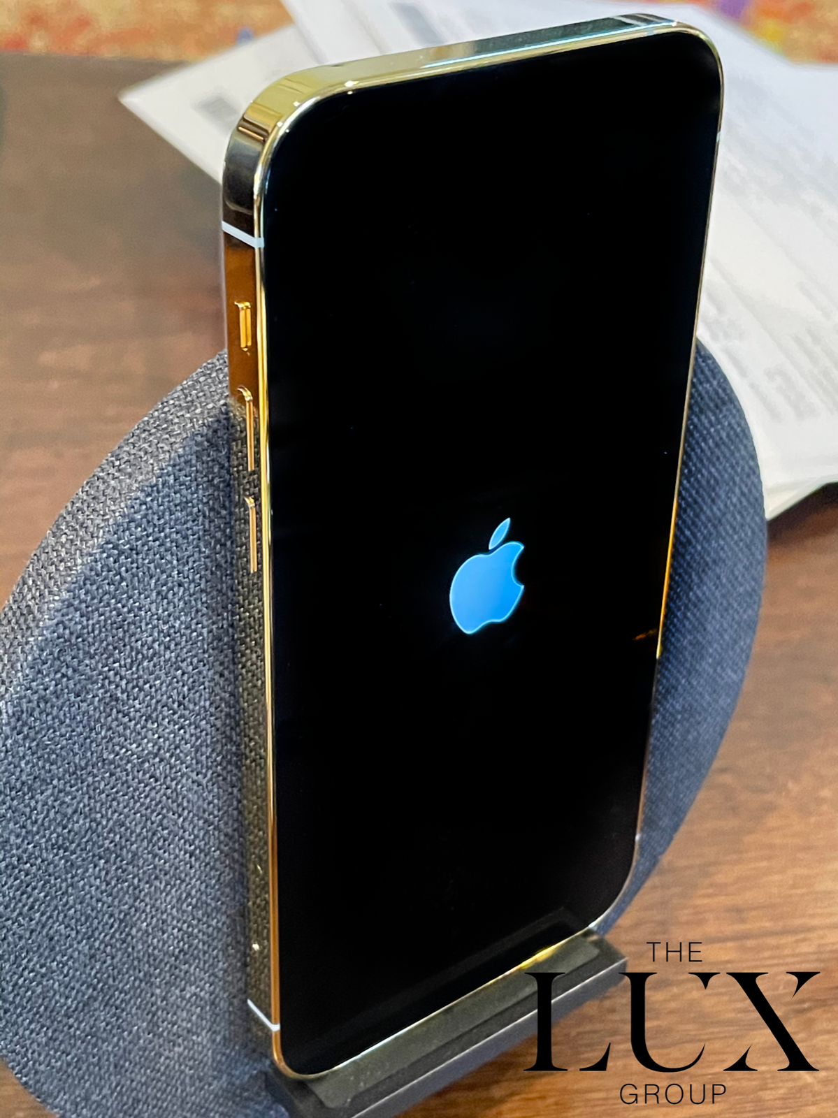 Gold Black Iphone 15 Pro Max - OJ Exclusive